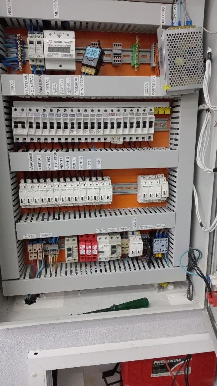 Eletricista industrial e residencial 