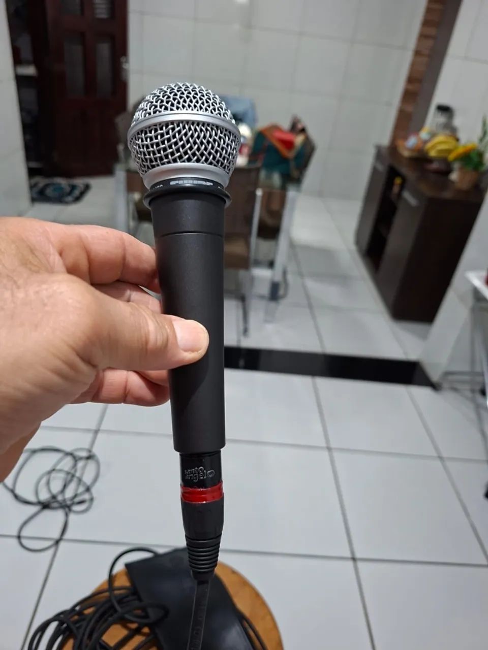 Microfone Shure SM58-LC - pouco uso - Foto 2