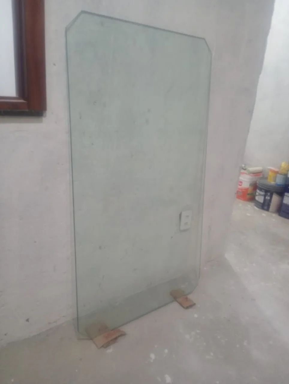 Mesa com a base em mármore bege Bahia 