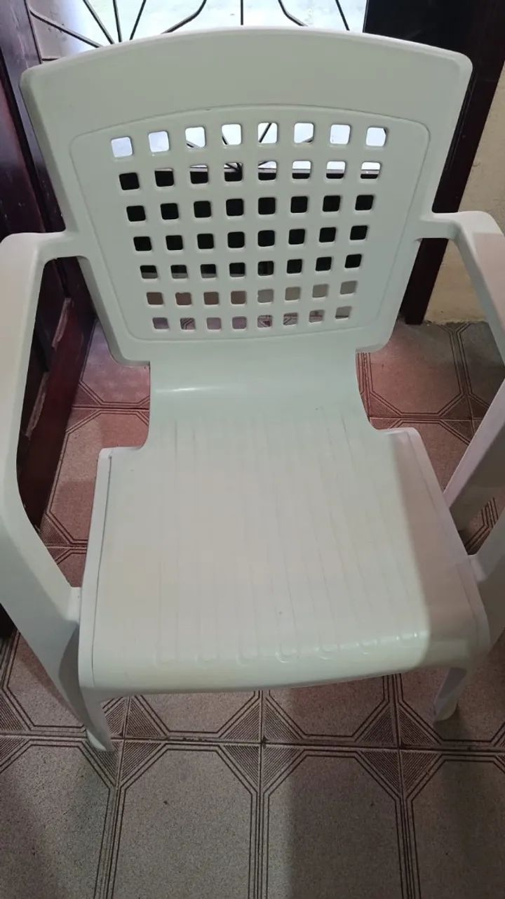 Conjunto Mesa de Plástico com 2 Cadeiras - Foto 5