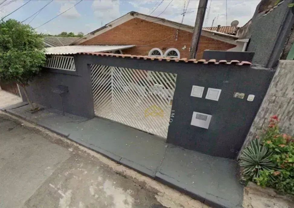 CASA COM EDÍCULA À VENDA PRÓXIMA DO SHOPPING DOM PEDRO.