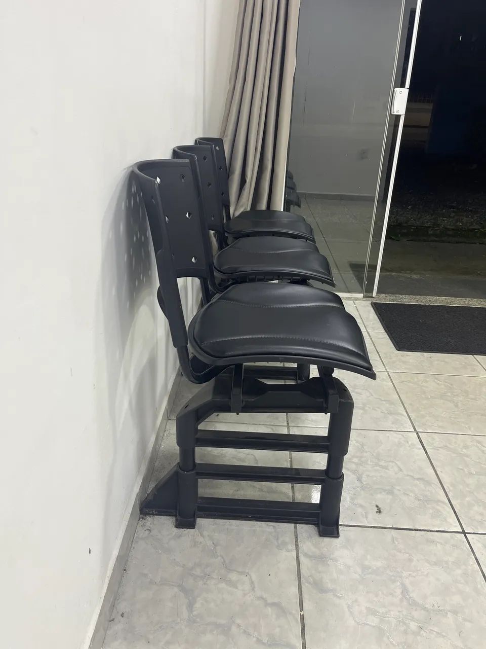 Poltrona recepção 3 lugares - Foto 2