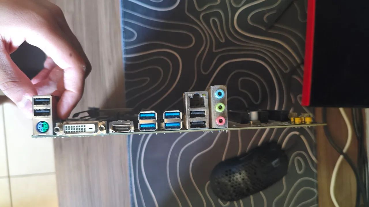 Placa mãe b450 COM DEFEITO - Foto 4