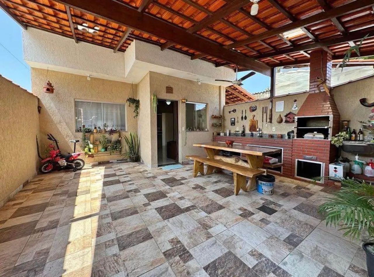 VENDE-SE CASA NO 40 HORAS 