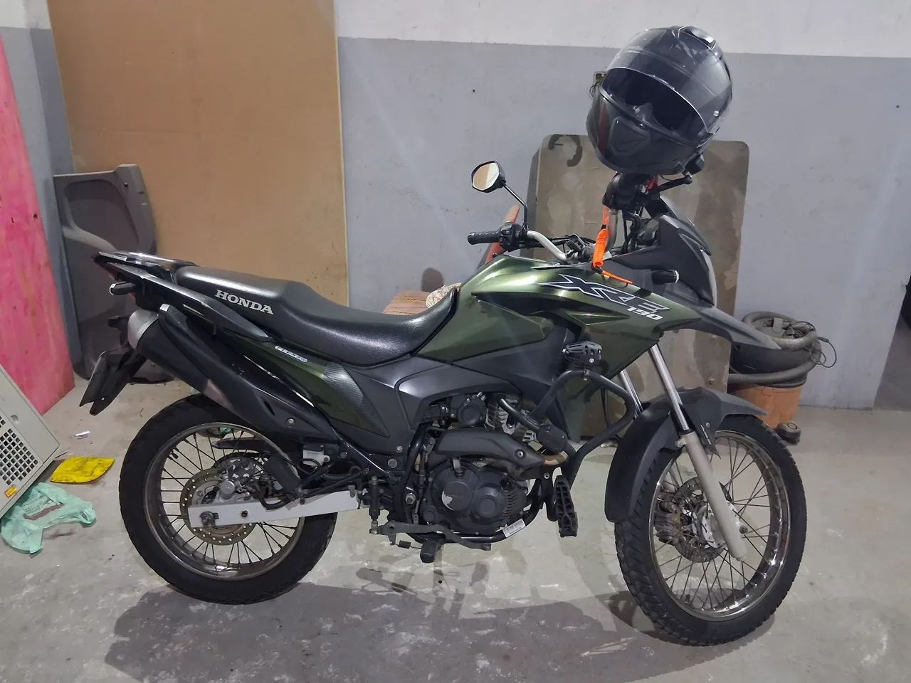 Vendo xre 190 zerada 