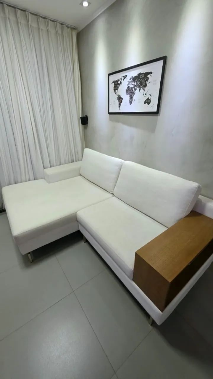 Sofá Luc Casa Barroco com chaise e nicho lateral - 2,37 m - Foto 3