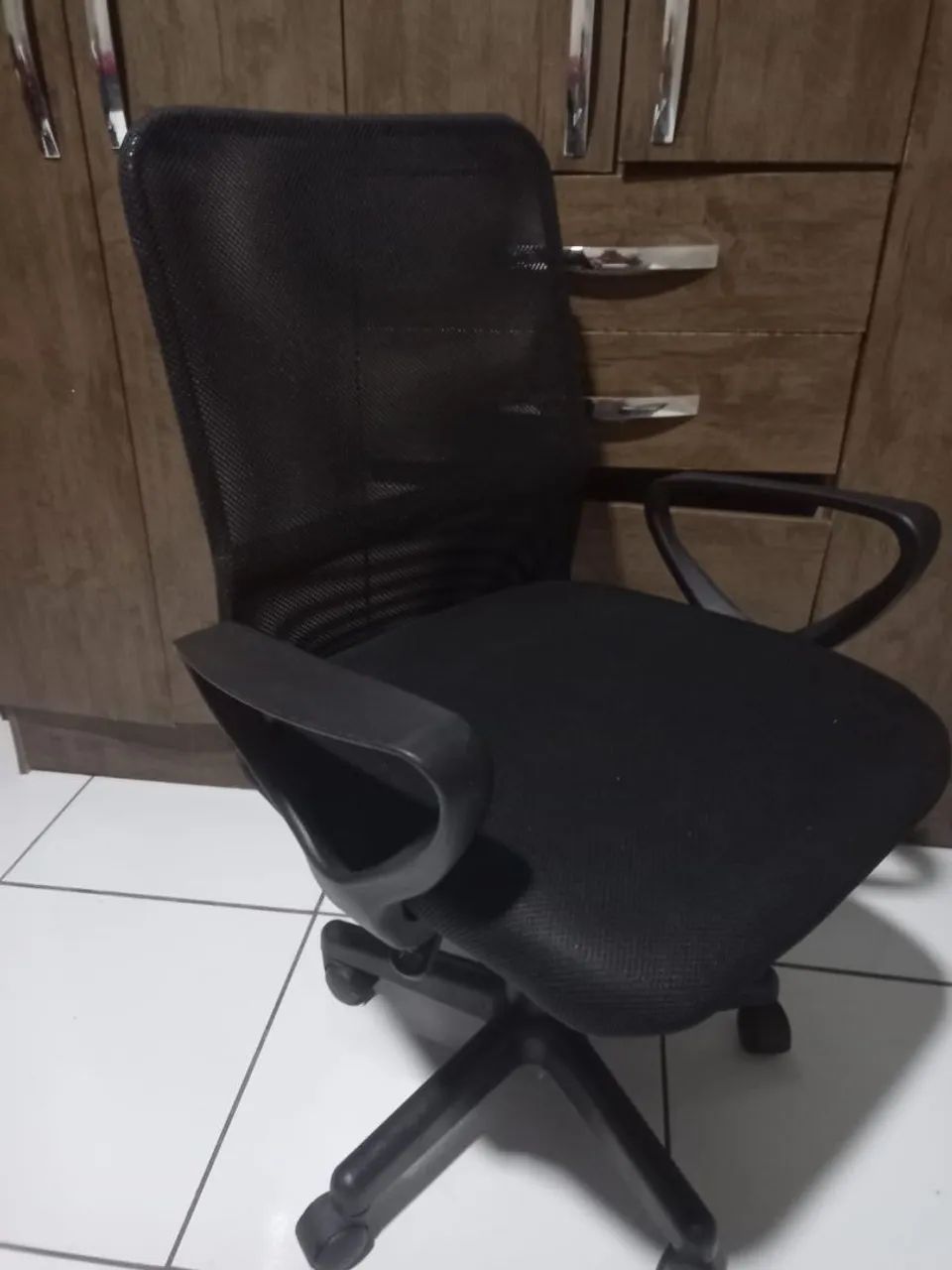 Vendo cadeira semi.nova - Foto 2