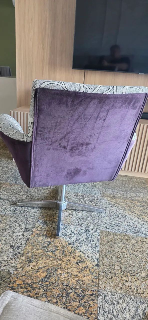 Par de poltronas e mesinha de apoio para sala de estar - Foto 3
