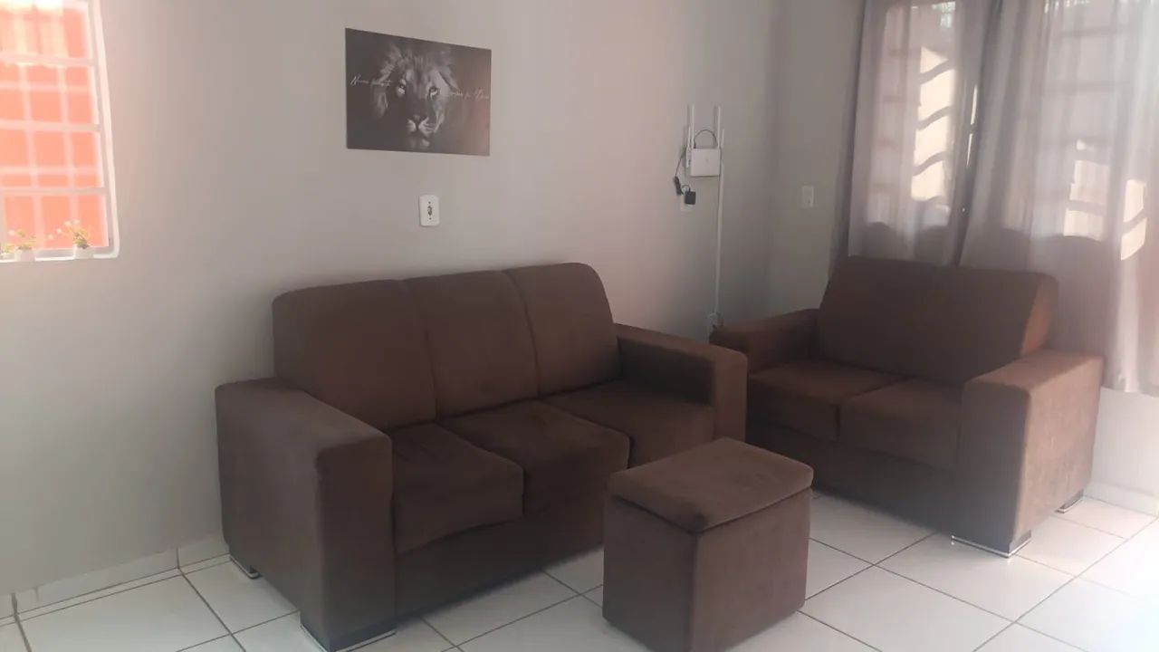 Vendo jogo de sofá com puff 