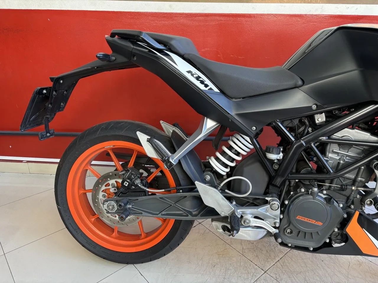 Ktm Duke 200 2019 - Foto 3