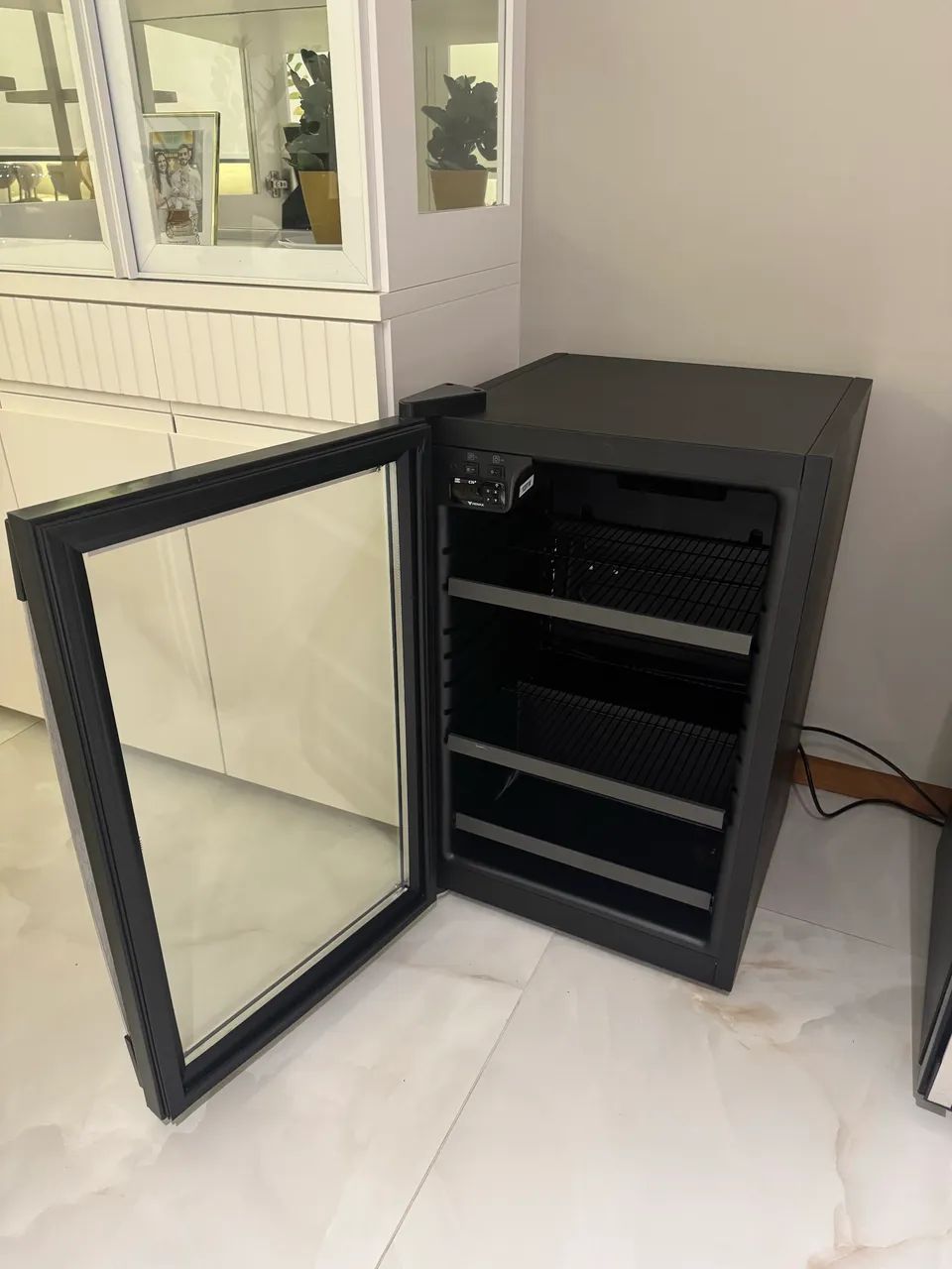 Cervejeira Venax Blue Light 100L - Geladeiras e Freezers - Centro
