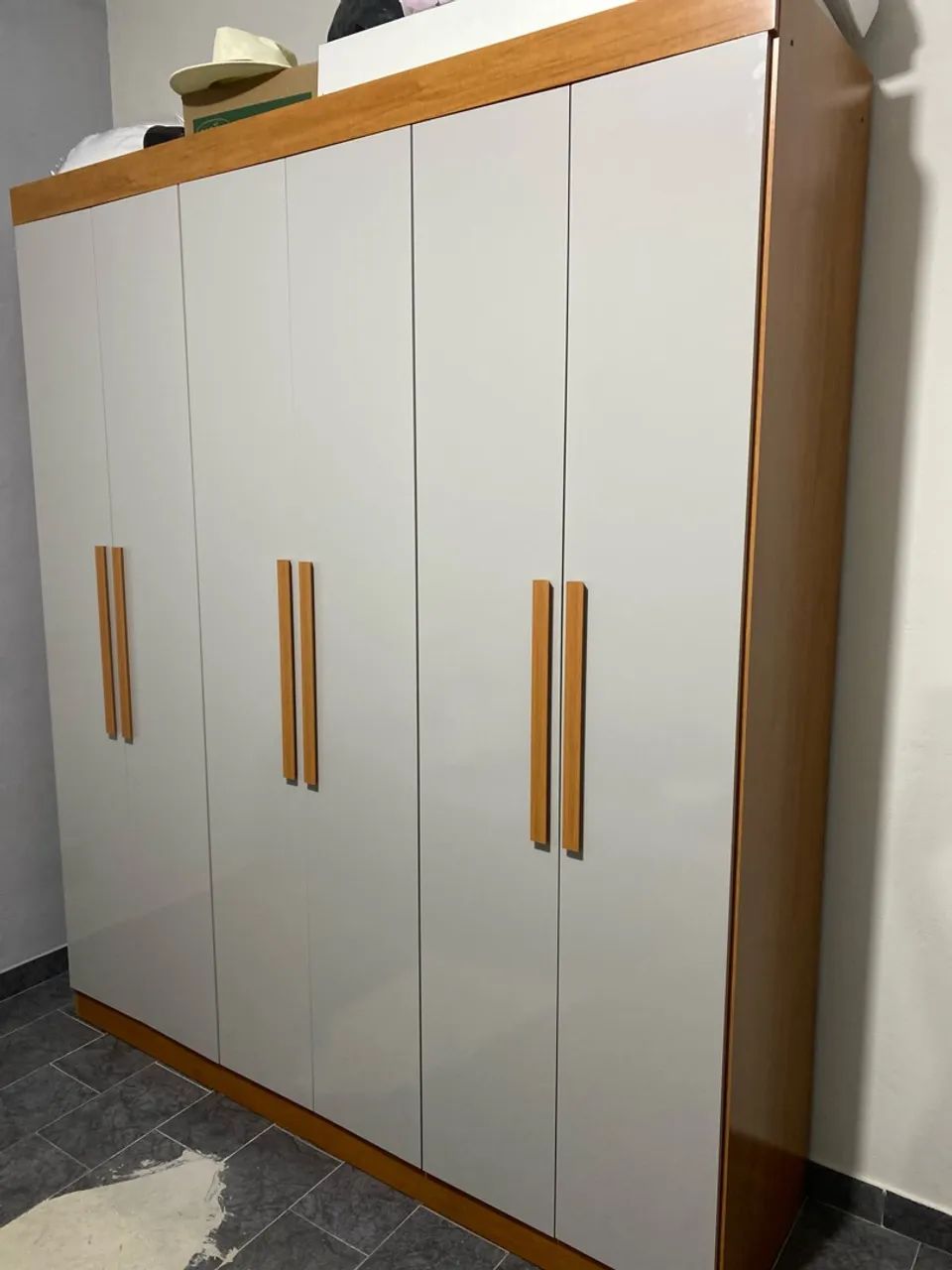 Guarda roupa 6 portas 