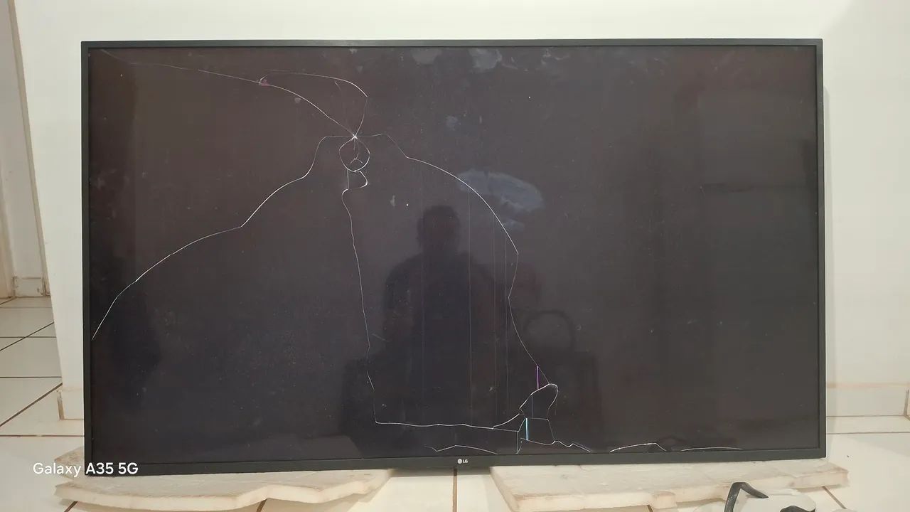 Tv 65"polegadas Lg tela com avaria - Foto 3