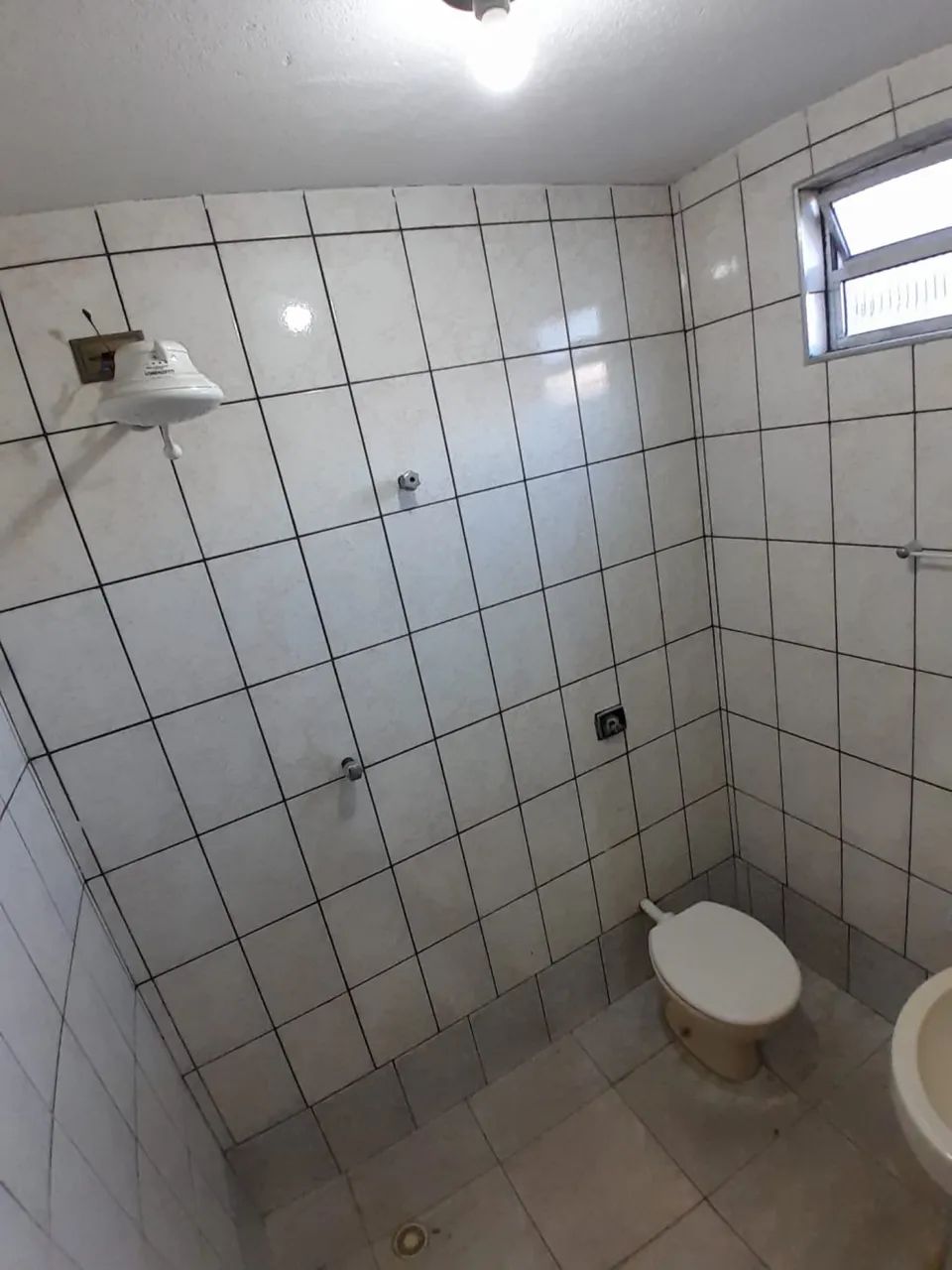 VENDE-SE SOBRADO NO JARDIM HEBROM - Foto 2