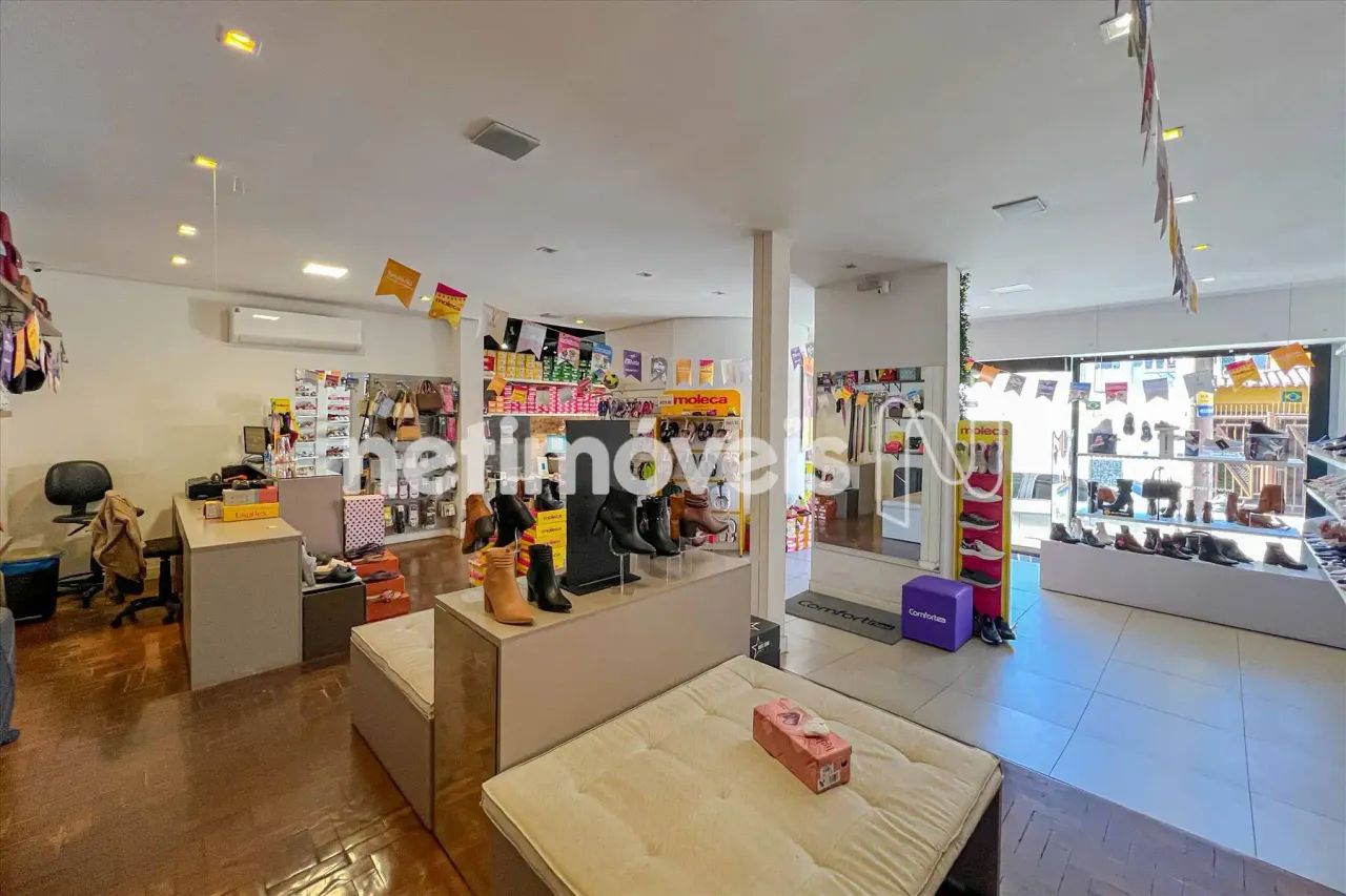 Casa comercial à venda no Coração Eucarístico!