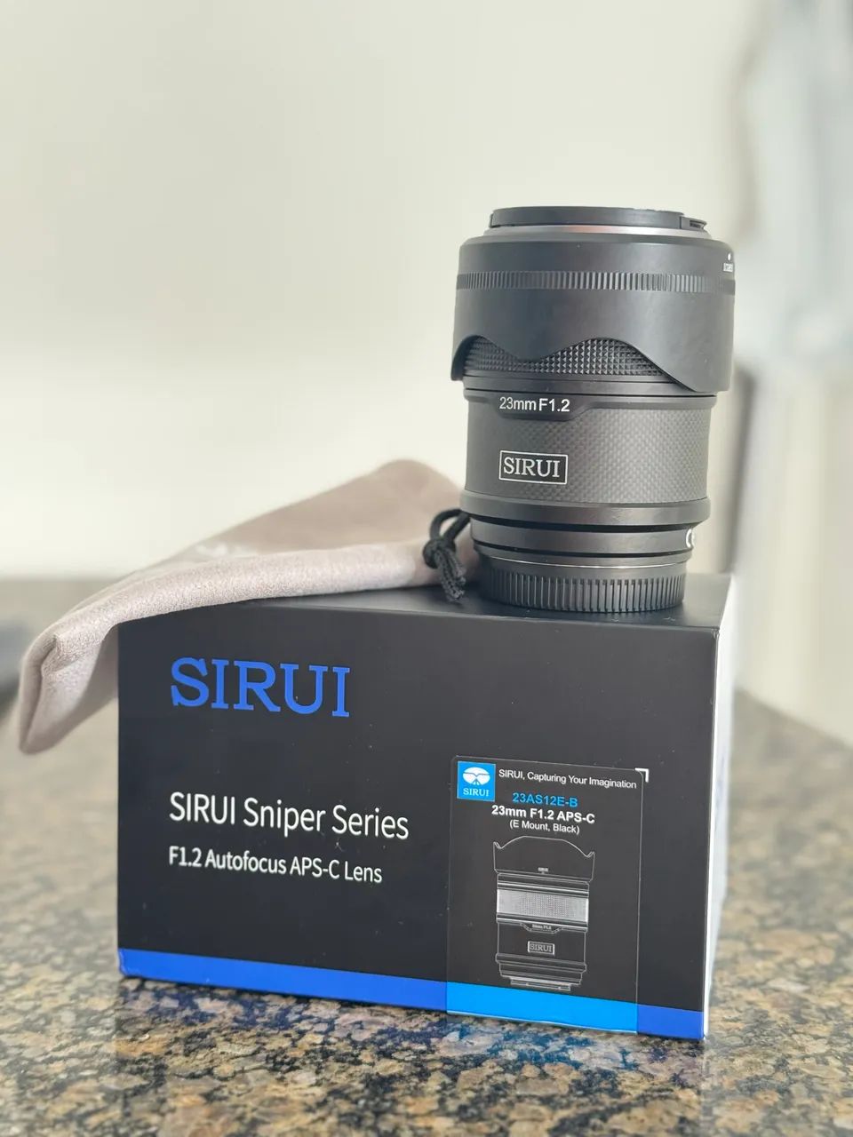 Lente Sirui Sniper 23mm f1.2 - Sony