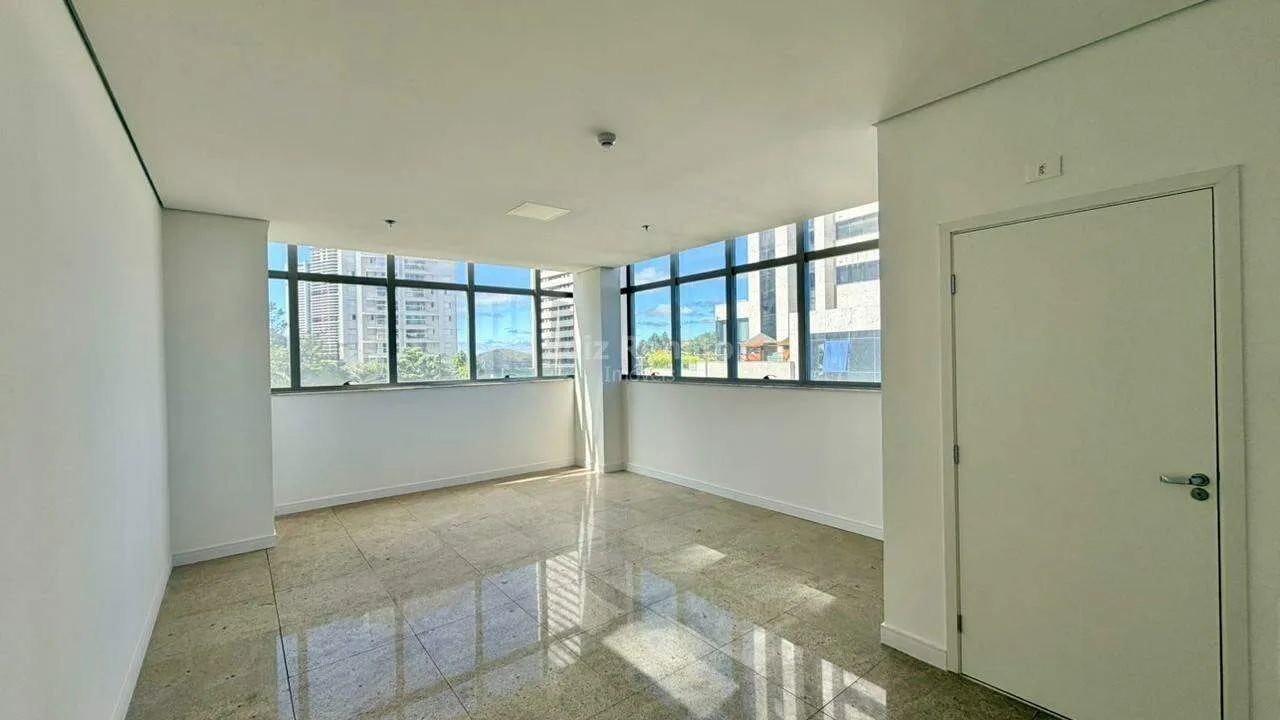 Sala comercial para locação área aproximada de 48 m² Bairro Vila da Serra