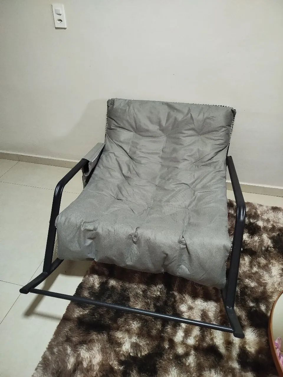 Cadeira de balanço grande com almofada acolchoado