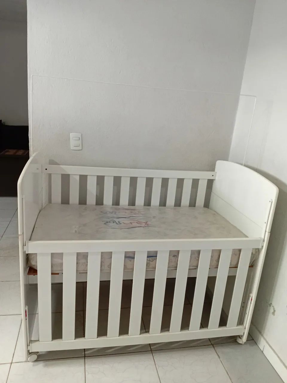 Vende-se berço