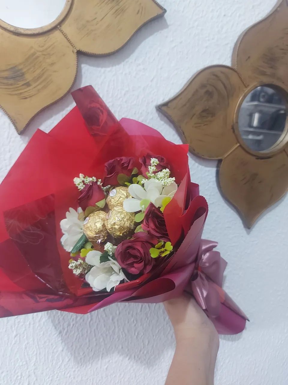 Buquê c rosas d Ferrero Rocher 