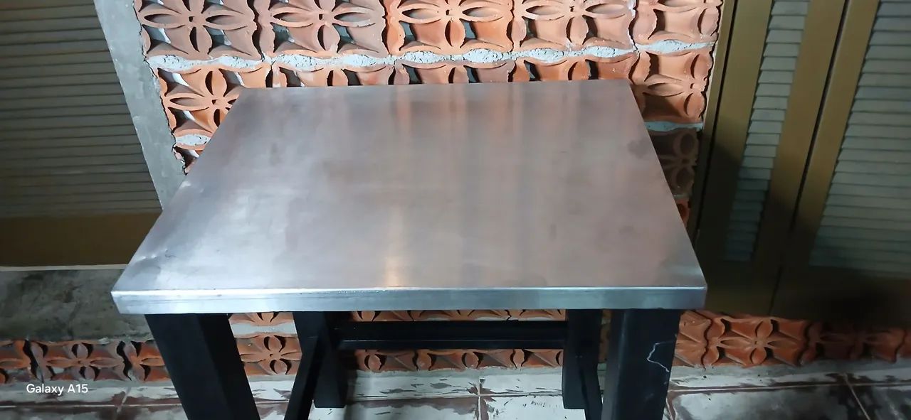 Mesa inox com pé de ferro  - Foto 3