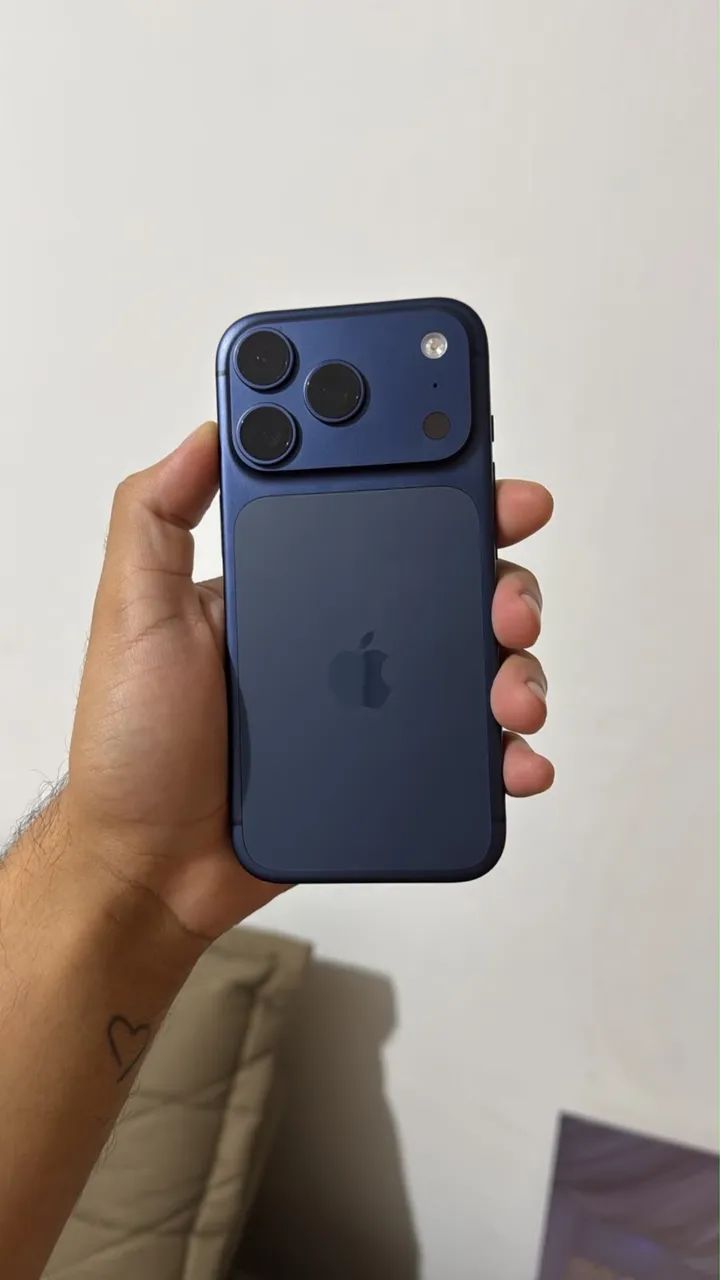 iPhone 17 pro azul profundo  - Foto 2