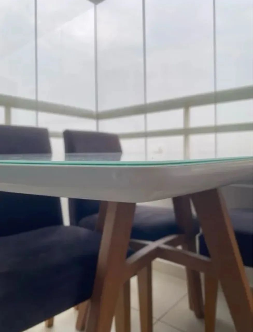 Mesa jantar madeira maciça e tampo vidro  - Foto 4