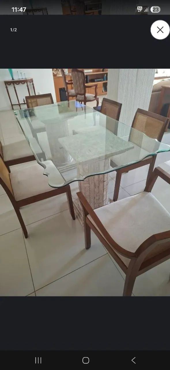 6 Cadeiras para mesa. 2 com braços para cabeceira e 4 sem braços 