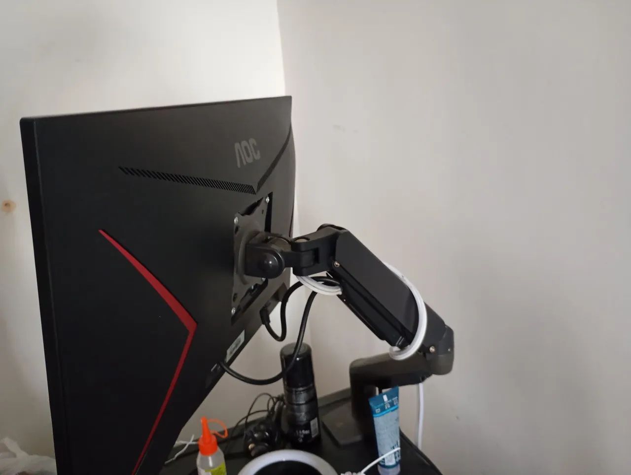Monitor gamer AOC 144hz 24 polegadas  - Foto 2
