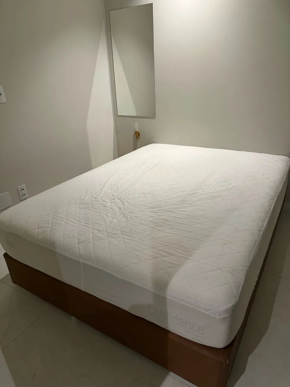 Cama casal: box + colchão 