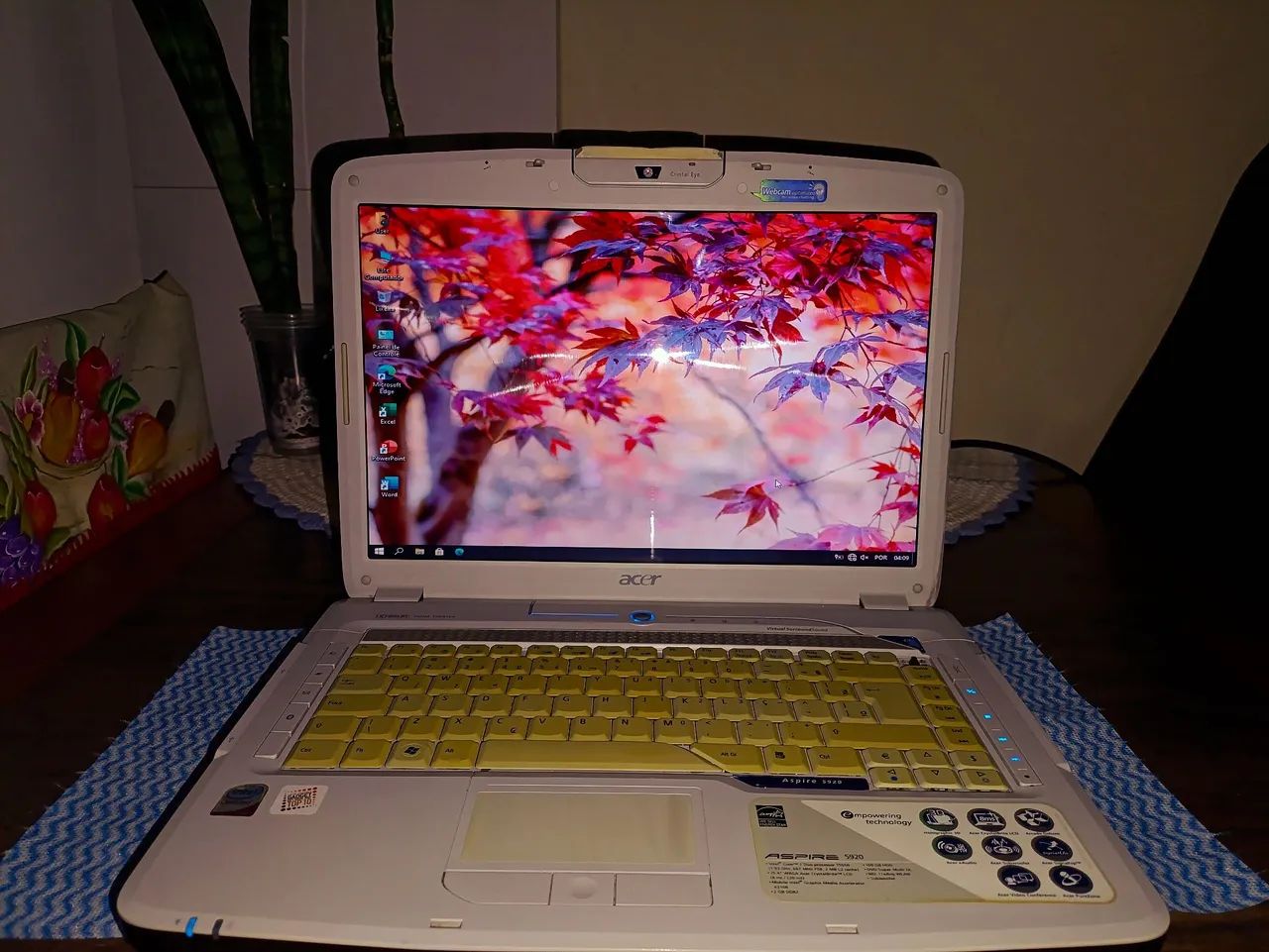 Notebook Acer funcionando, acompanha carregador - Foto 2