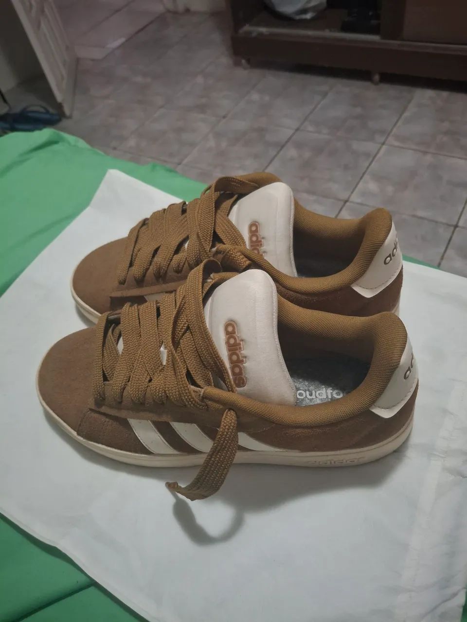Tênis Adidas