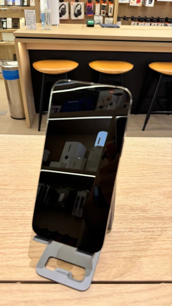 iPhone 12 Pro Max 128GB preto - Seminovo  - Foto 2