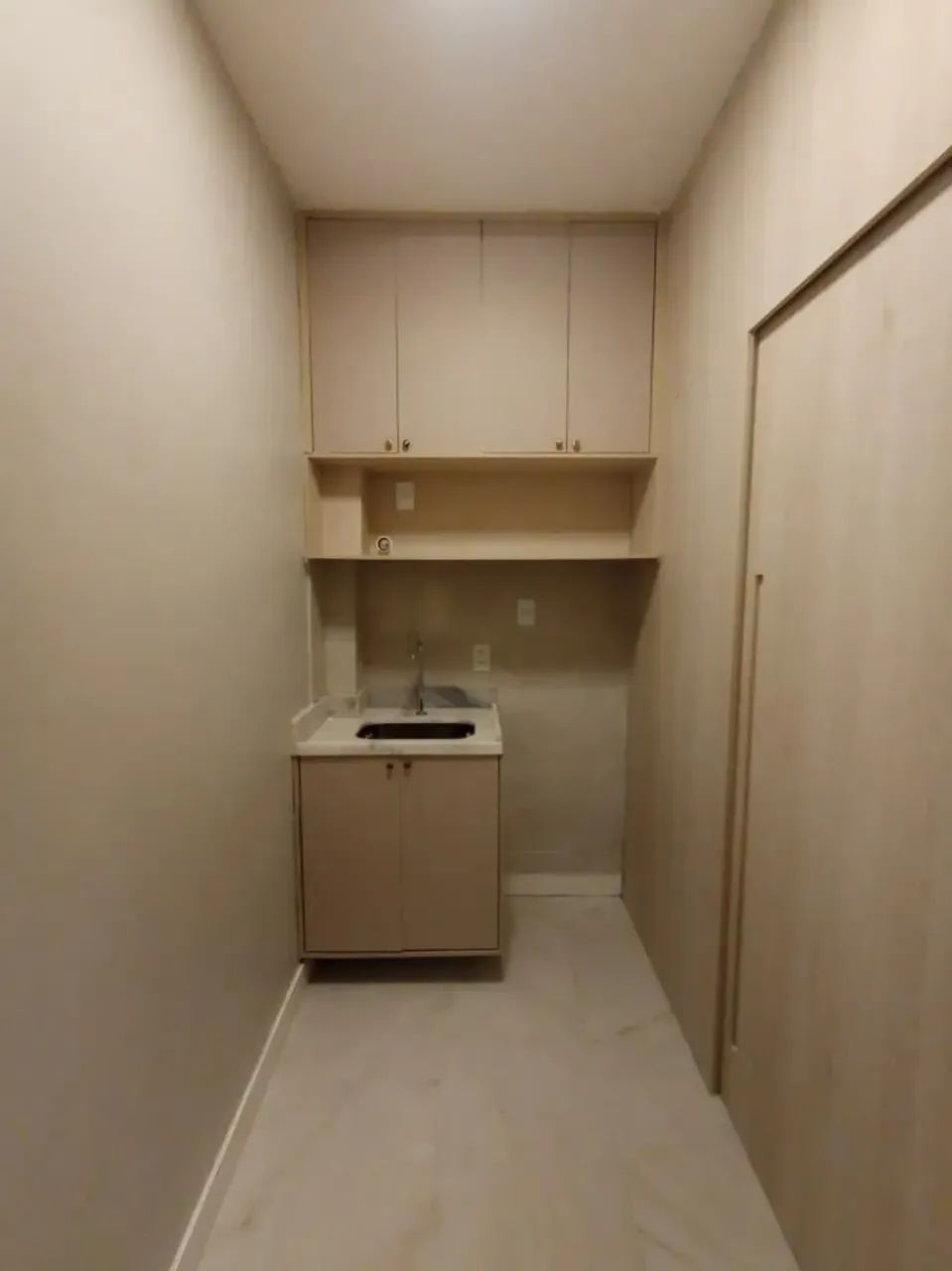 SALA COMERCIAL MOBILIADA PARA ALUGAR  PARQUE 10! - Foto 4