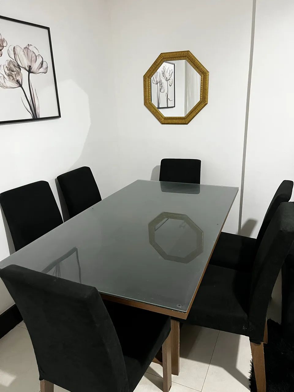 Vende- se mesa de 6 lugares 