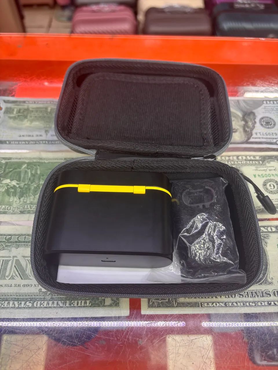 Hollyland Lark C1 (Usado) com Case - Apenas R$ 280,00  - Foto 2