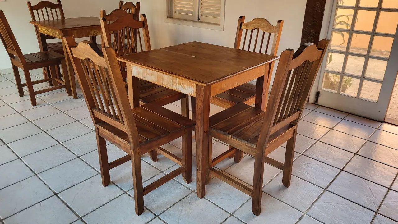 Mesa de Madeira Maciça de Demolição - Com 4 cadeiras  - Foto 3