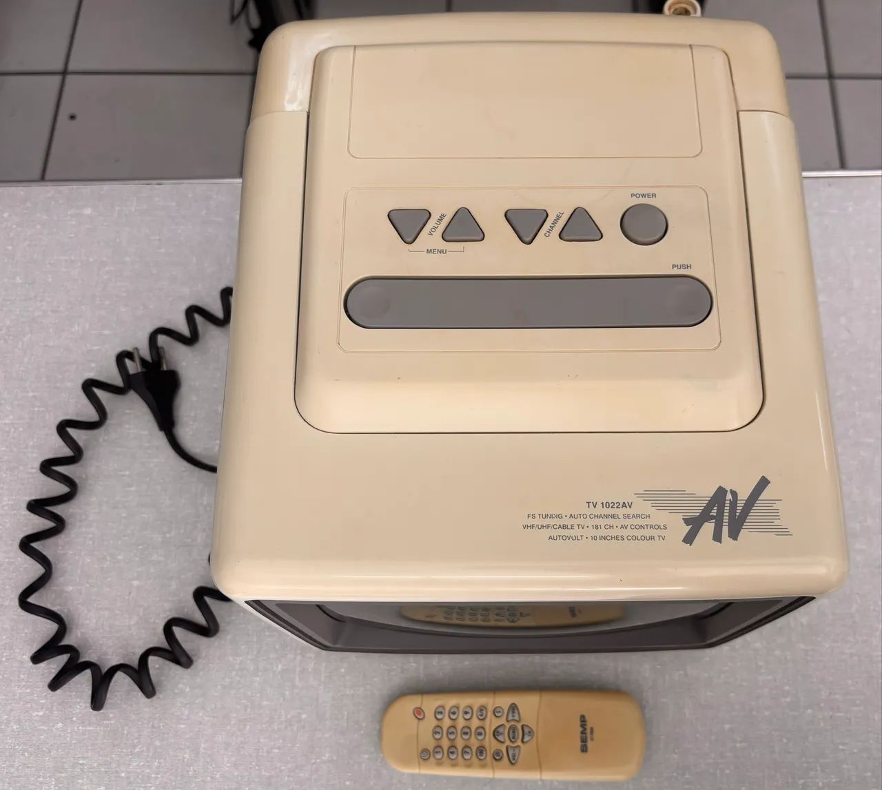 Tv retrô Semp (modelo clássico de 10 polegadas) funcionando com imagem linda  - Foto 3