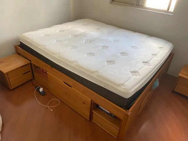 Cama queen c/ colchão King Star