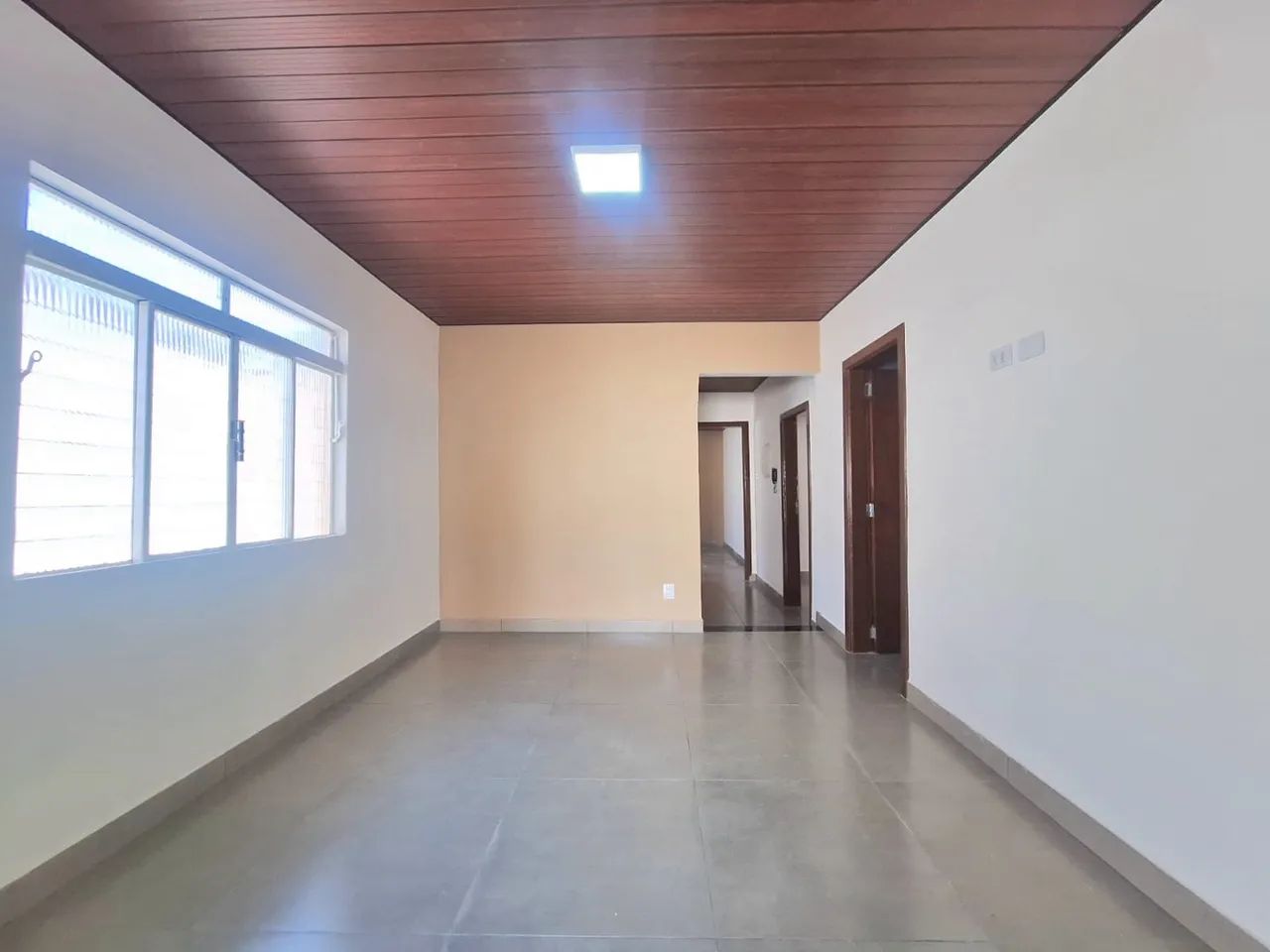 Casa R$480,000,00 reformada e bem localizada  - Foto 5
