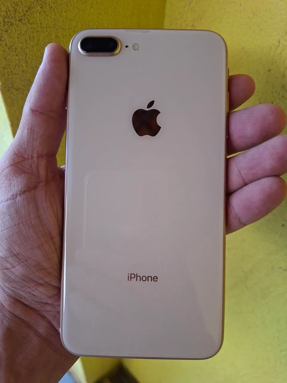 Iphone 8 Plus 64gb, com capinha, película e carregador. - Foto 2