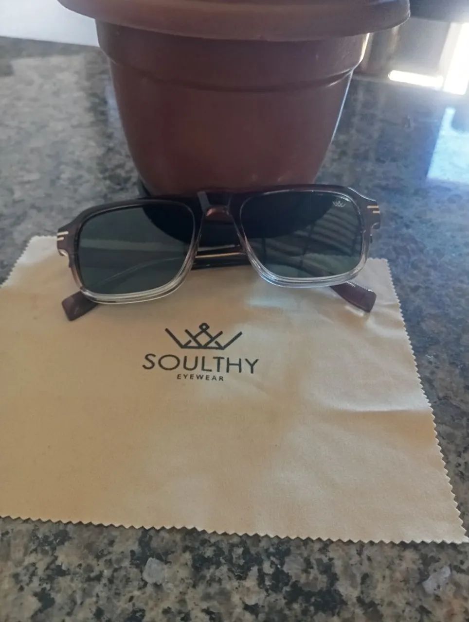 Vendo três óculos de sol novo  - Foto 2