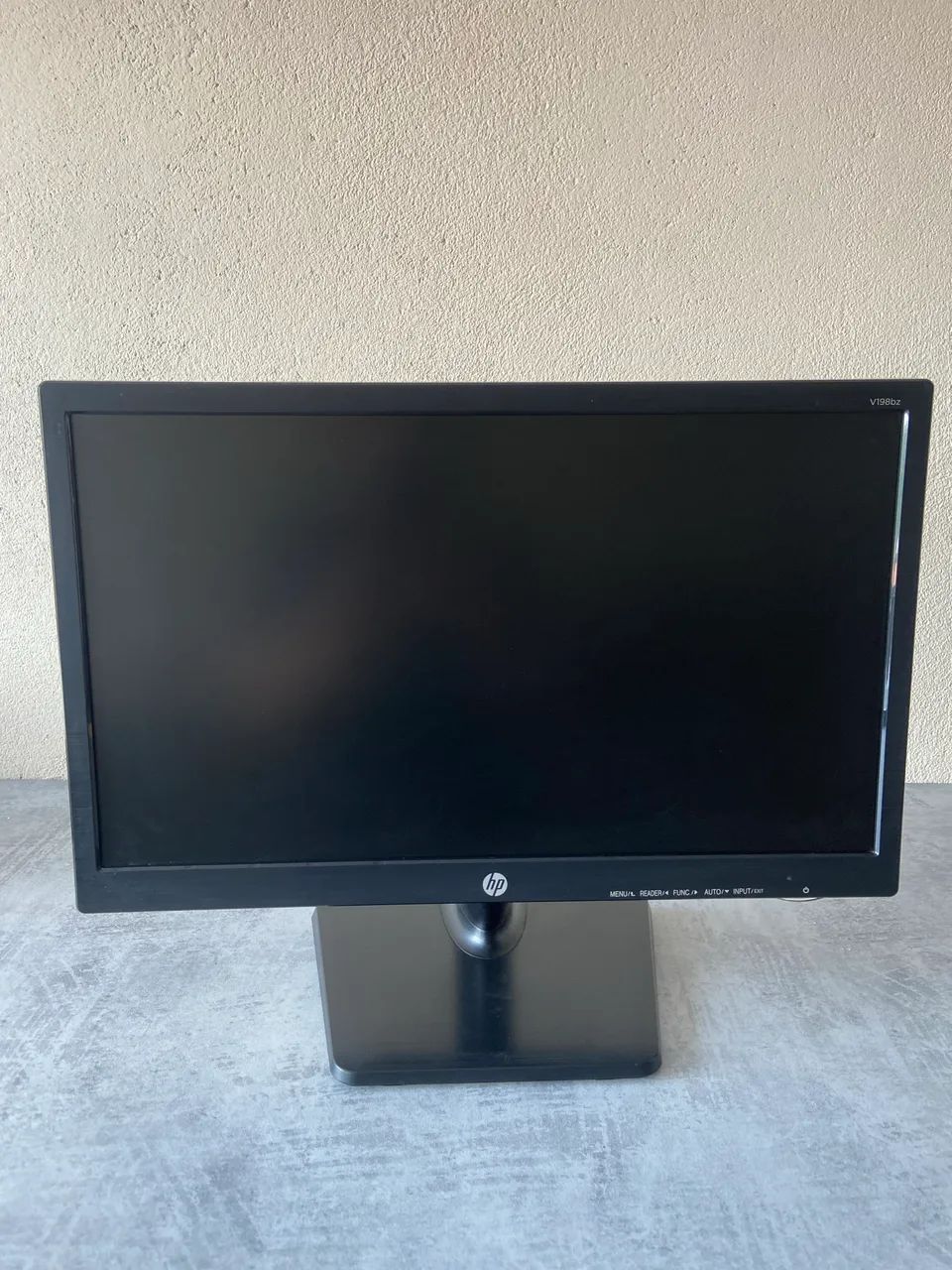 Monitor HP 19? HD  / Entrada VGA / DVI-D