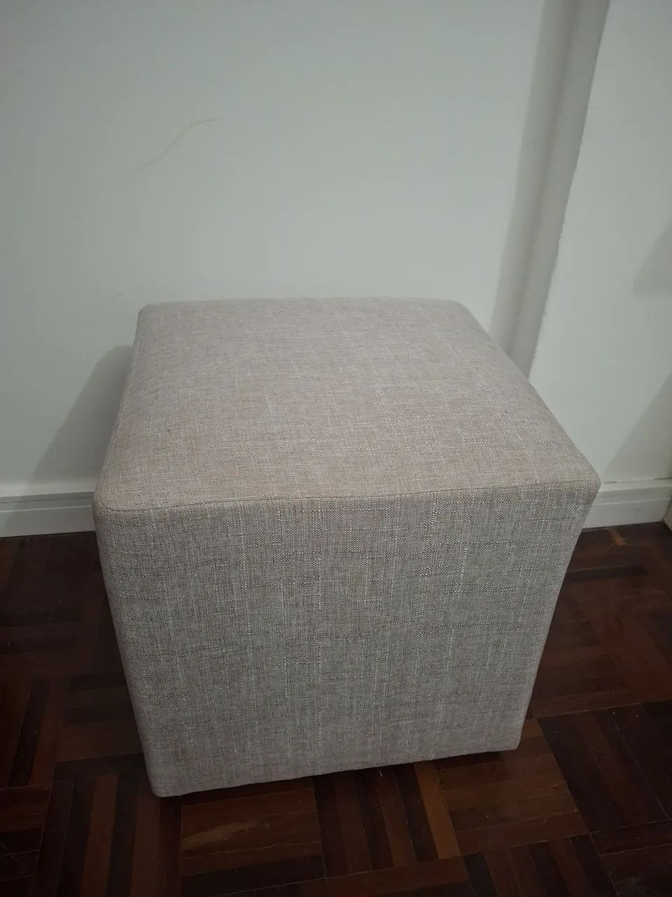 Pouf459238853512407040