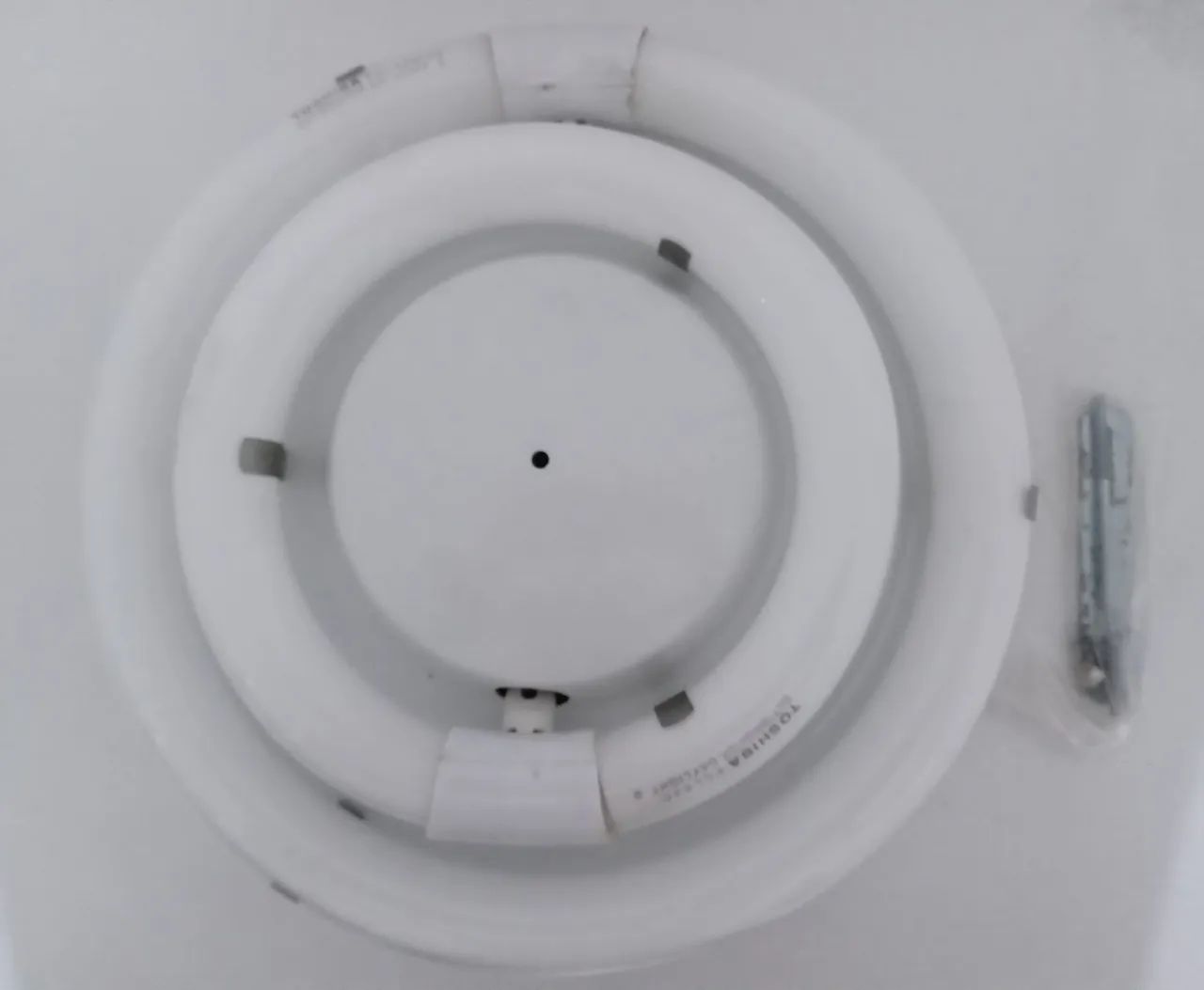 Lustre com Lâmpada Circular Fluorescente - Foto 4