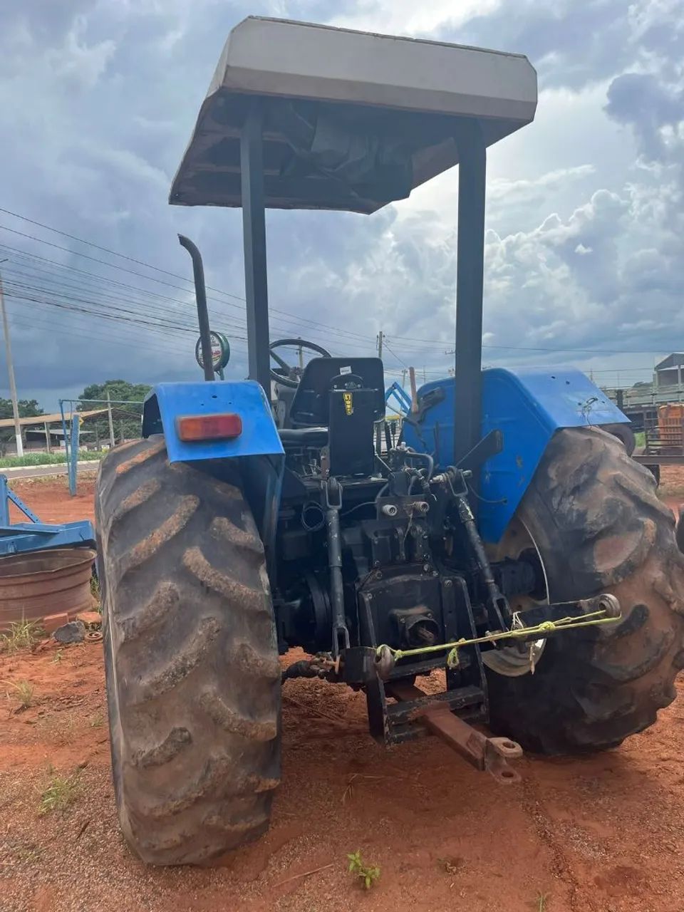 Trator New Holland Tl 55 E ano 2002 - Foto 4