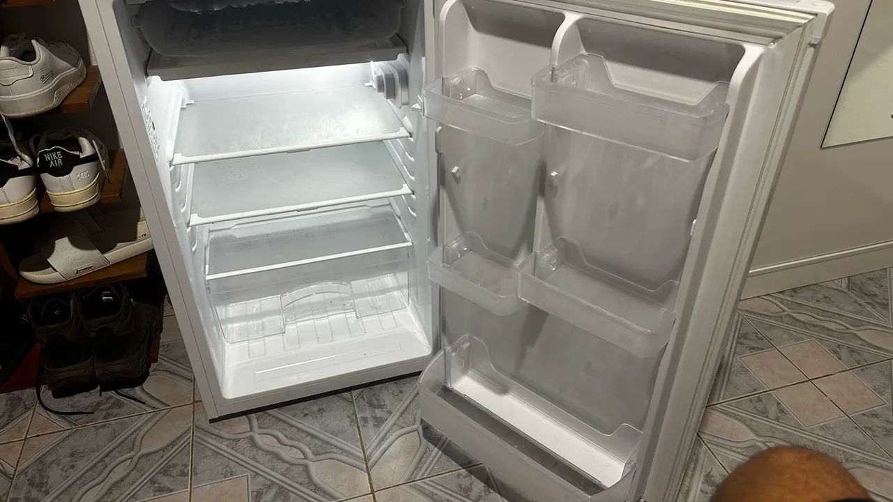 Frigobar Electrolux branco  - Foto 3