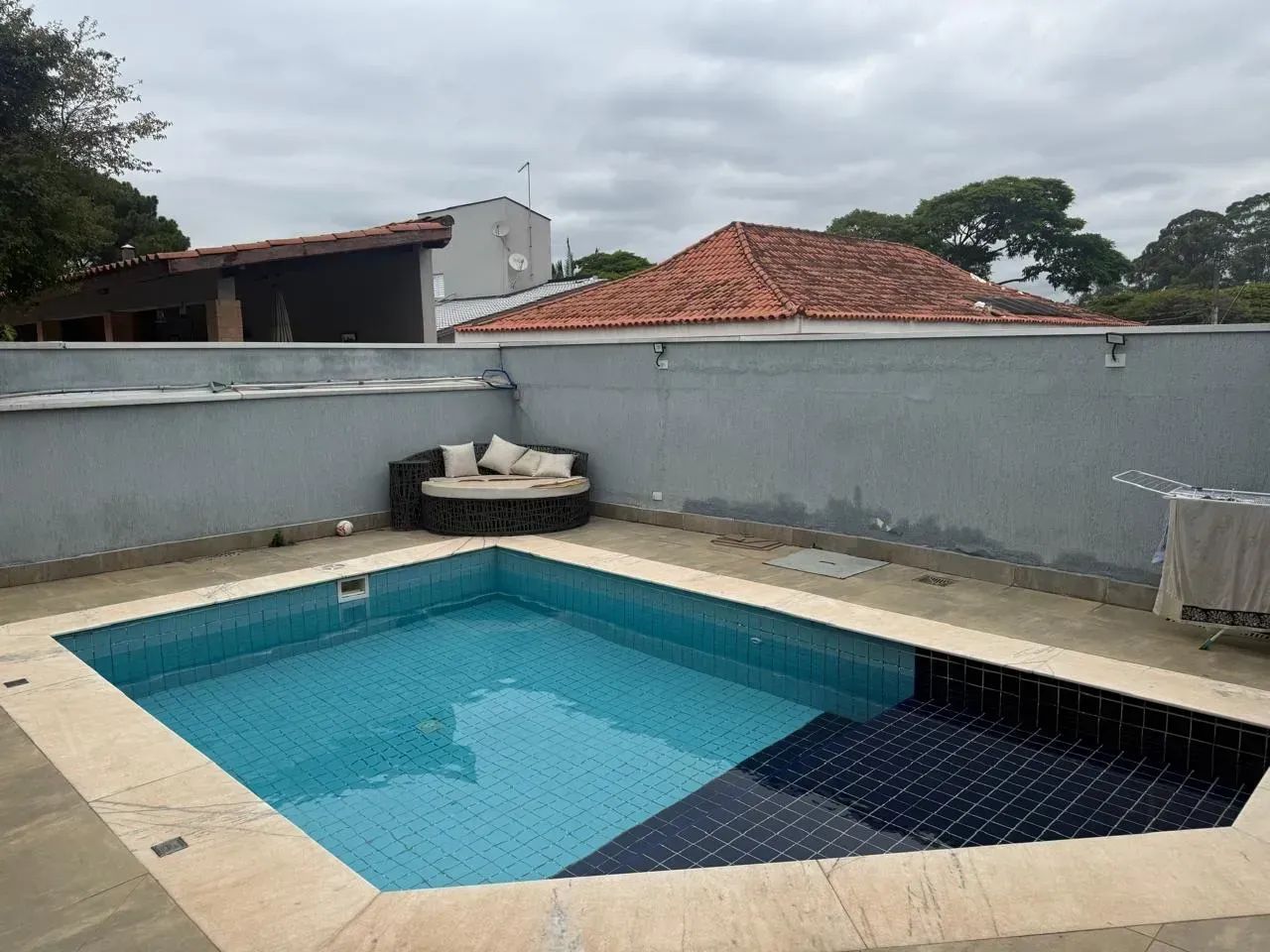 Oportunidade 5 dormitórios sendo 2 suites e 2 no térrea piscina e área gourmet - Foto 5