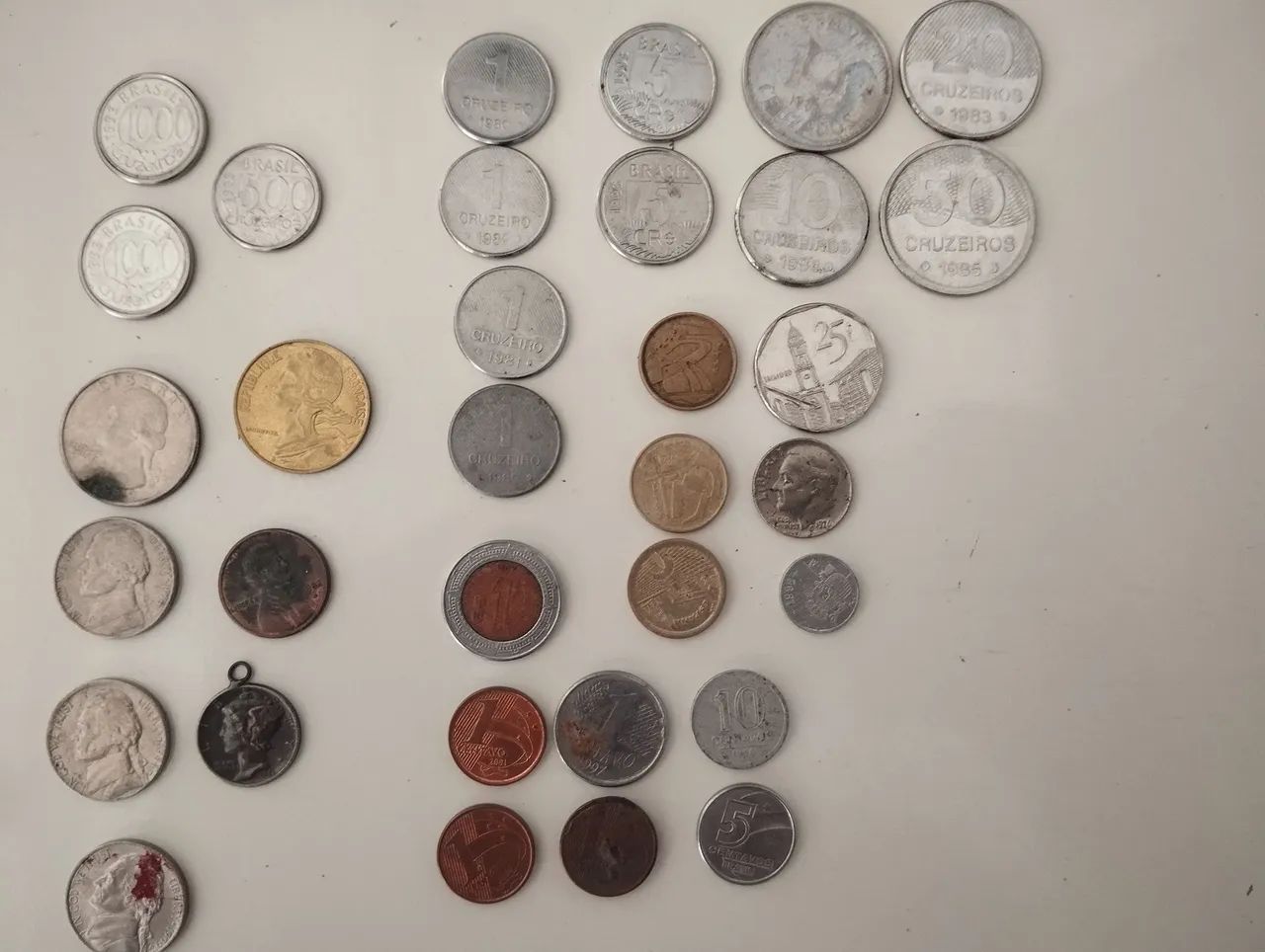 Moedas e cédulas antigas 