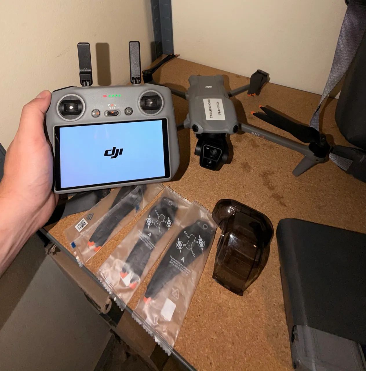 Drone DJI Air 3 Combo Fly More Controle com Tela - Foto 5